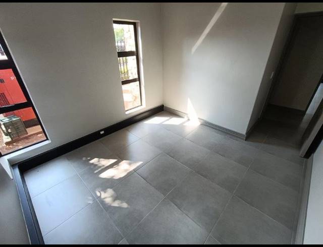 BUSINESS PROPERTY TO RENT IN HALFWAY HOUSE